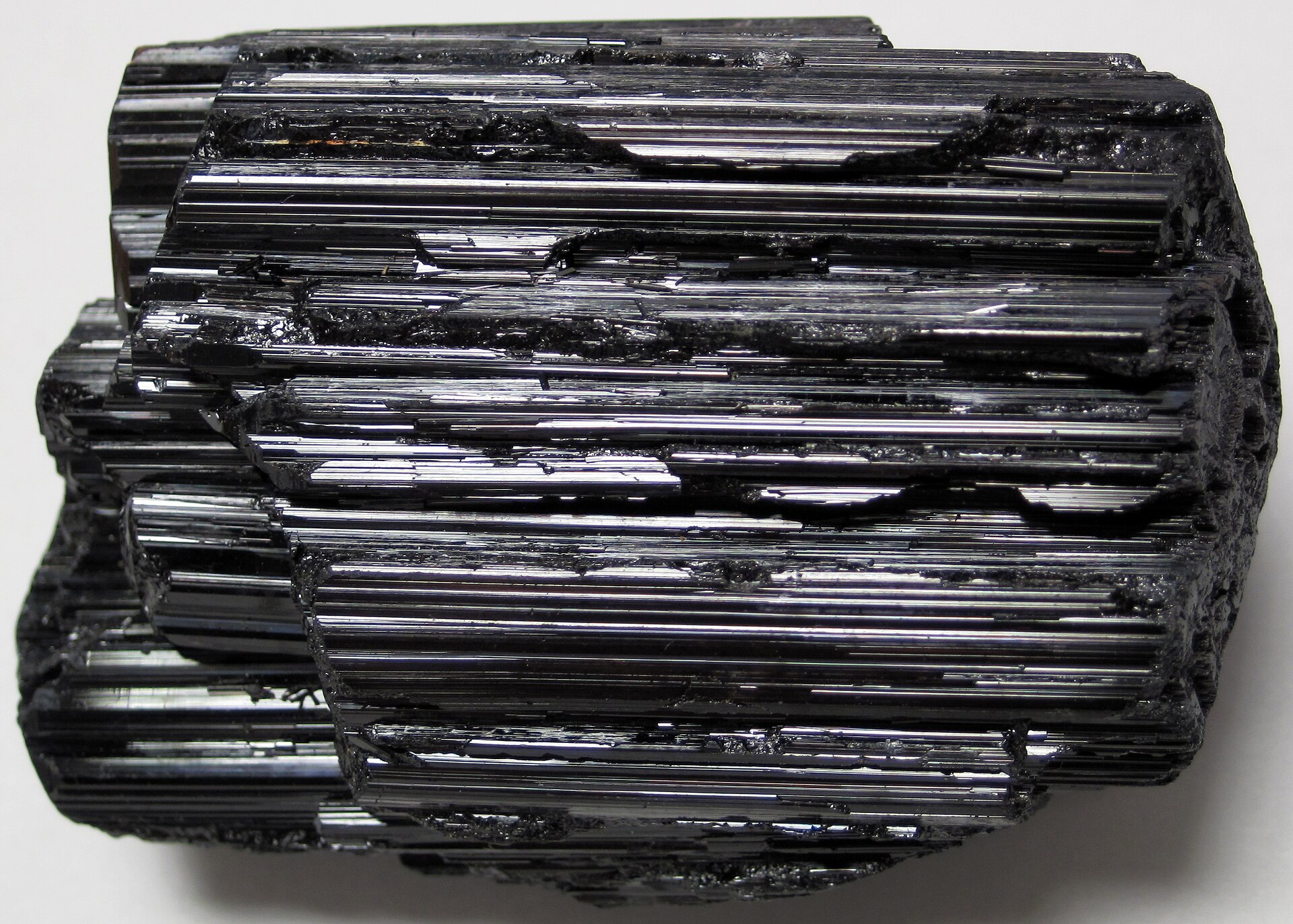 Foitite specimen