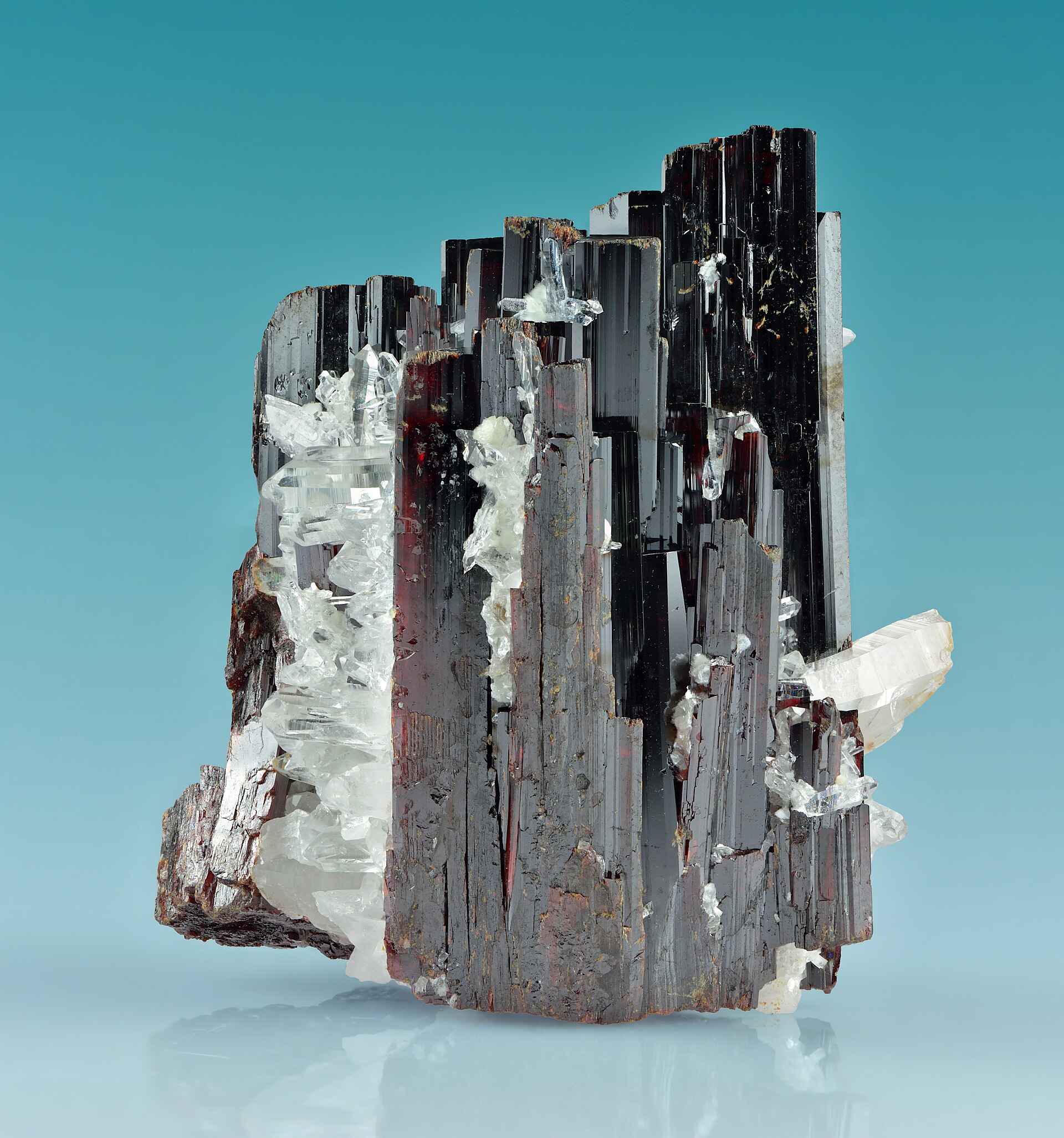 Hübnerite specimen