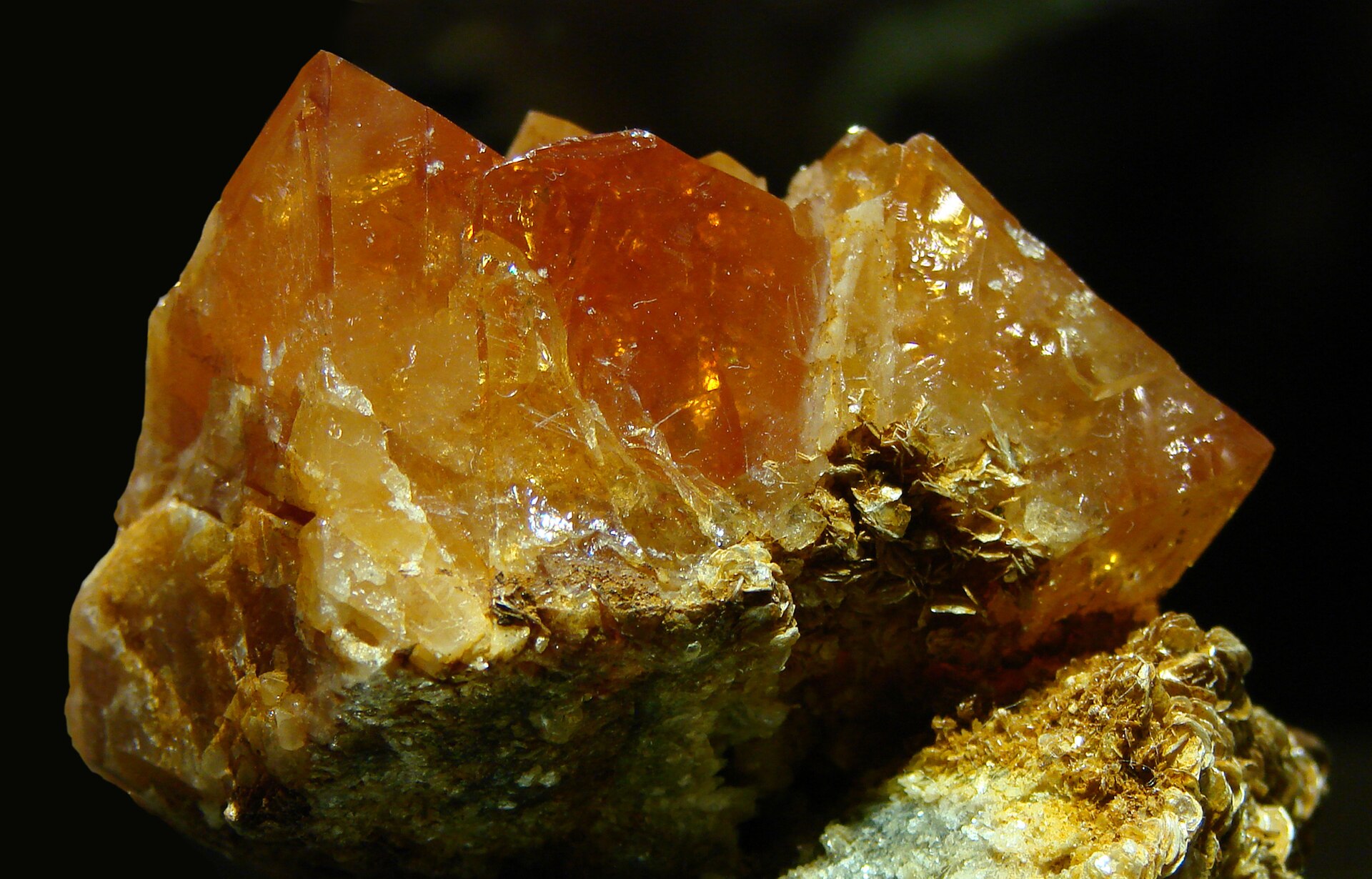 Scheelite specimen