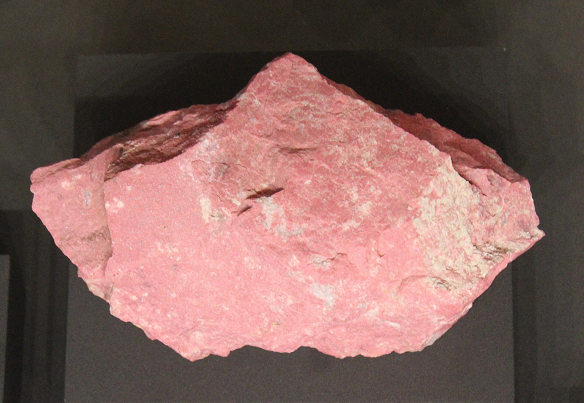 Thulite specimen