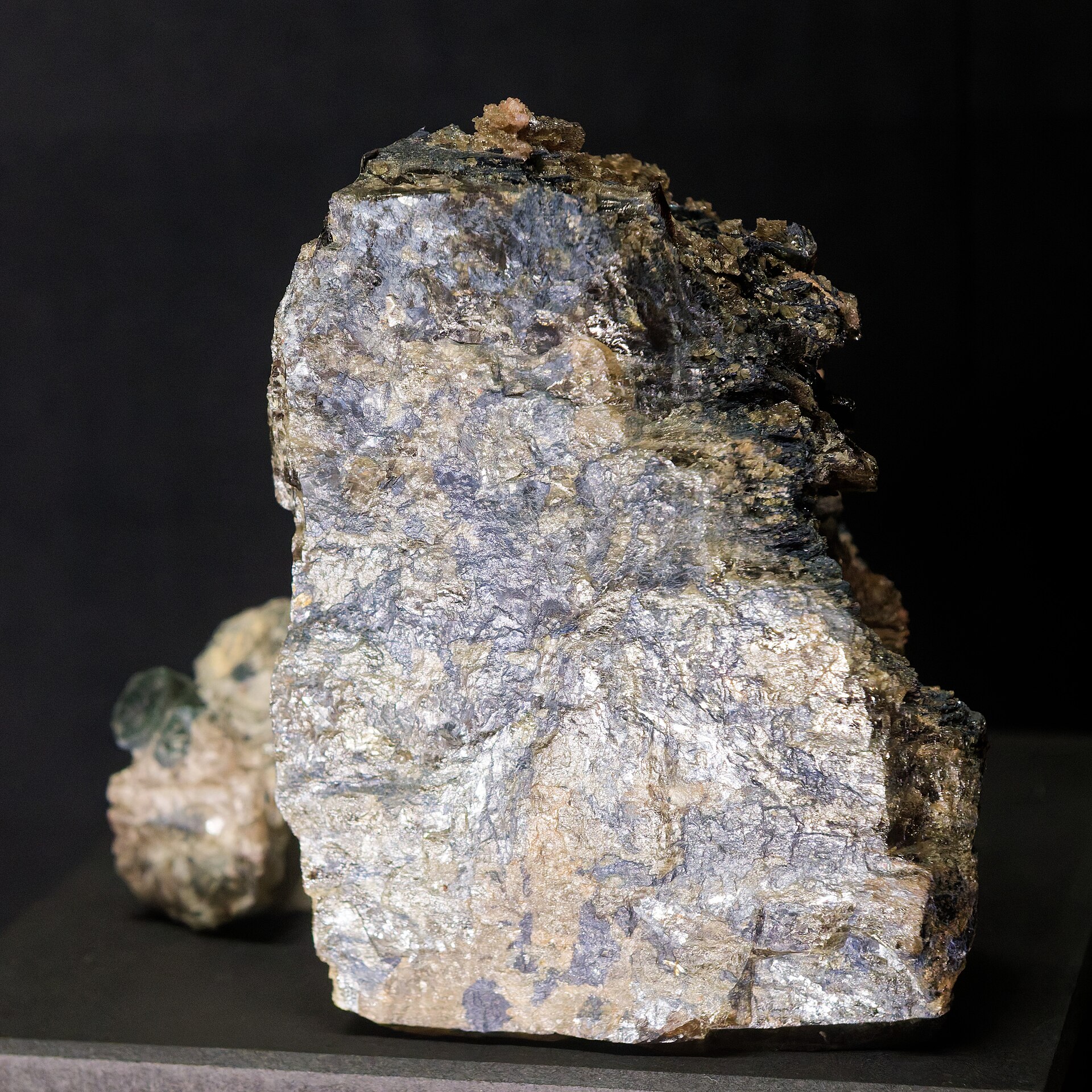 Triphylite specimen